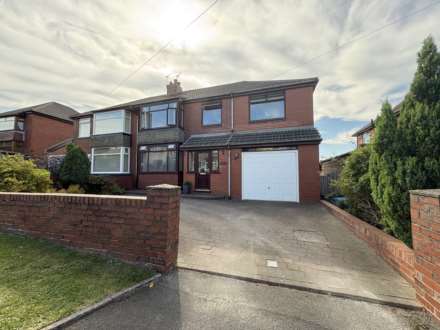 184 Turf Pit Lane, Oldham, OL4 2ND, Image 1
