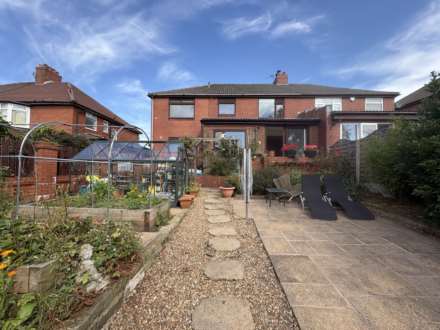 184 Turf Pit Lane, Oldham, OL4 2ND, Image 2