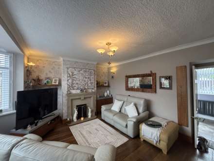 21 Fernlea Avenue, Oldham, OL1 2QH, Image 2