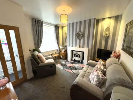 1030 Middleton Road, Oldham, Image 2