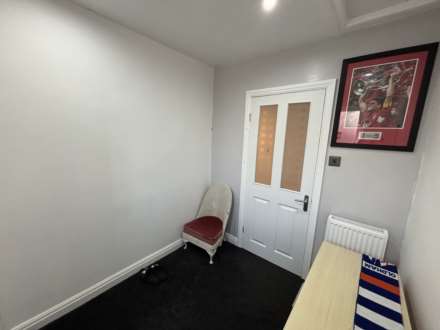 62 Cathedral Road, Chadderton, OL9 0RP, Image 25