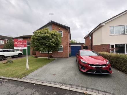 5 Larchwood, Oldham, OL9 9TD, Image 1