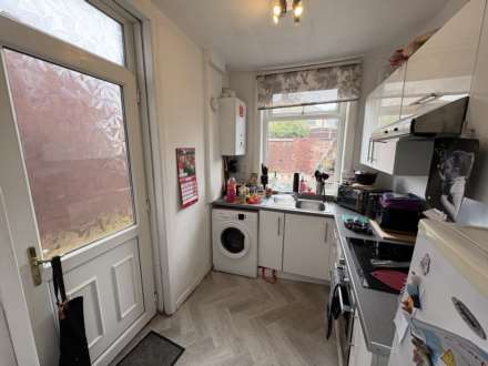 994 Middleton Road, Chadderton, OL9 9SA, Image 13
