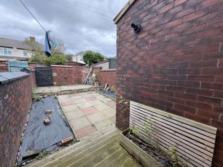 994 Middleton Road, Chadderton, OL9 9SA, Image 23