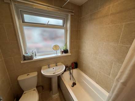 27 Bredbury Street, Oldham, OL9 8QW, Image 15