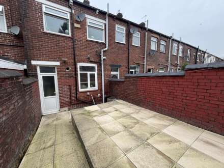 27 Bredbury Street, Oldham, OL9 8QW, Image 17