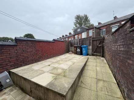 27 Bredbury Street, Oldham, OL9 8QW, Image 2