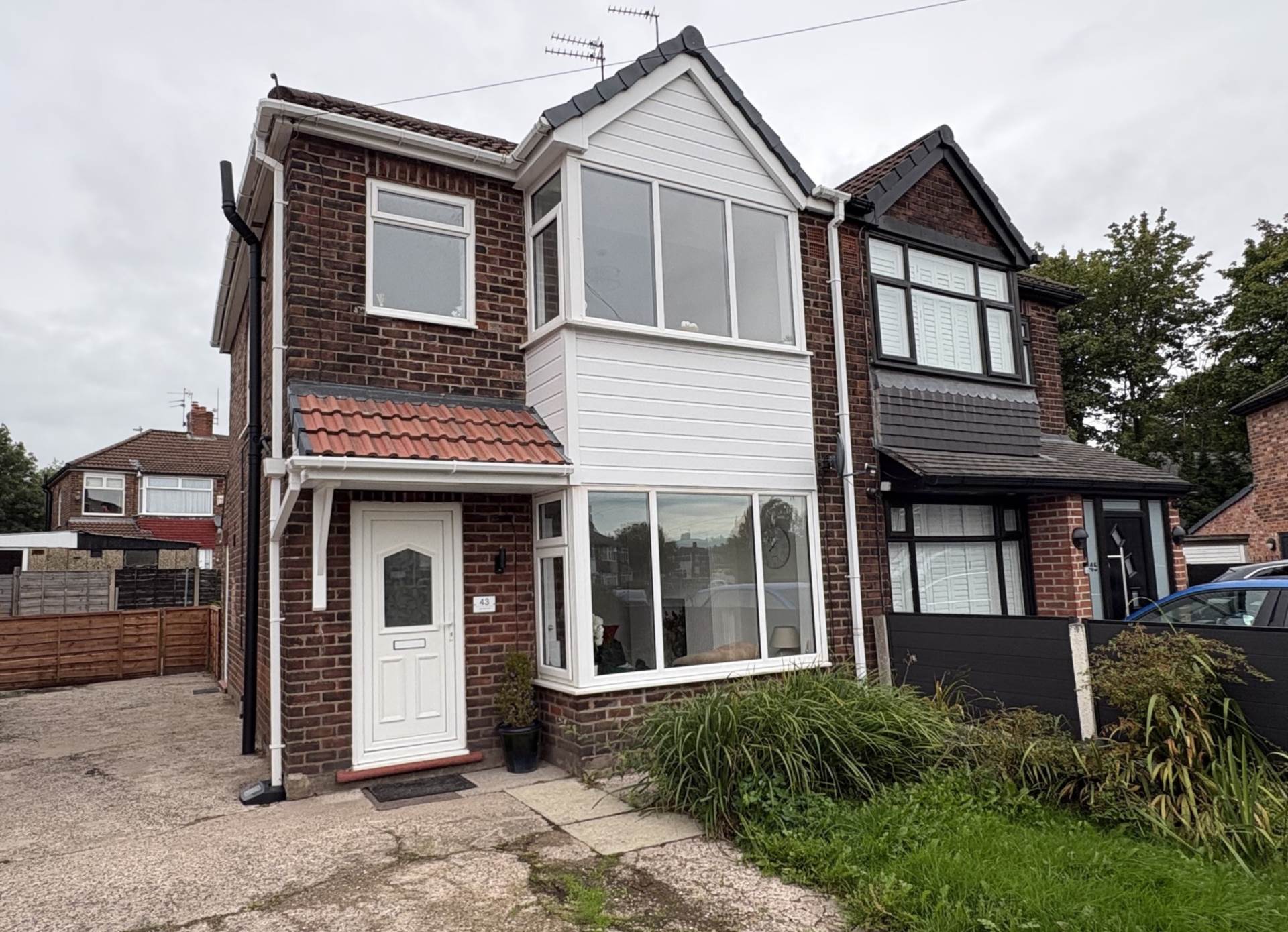 43 Atherley Grove, Chadderton, Image 1