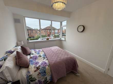 43 Atherley Grove, Chadderton, Image 13