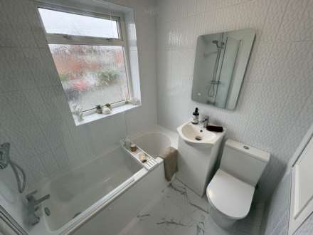 43 Atherley Grove, Chadderton, Image 19