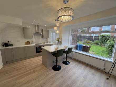 43 Atherley Grove, Chadderton, Image 3