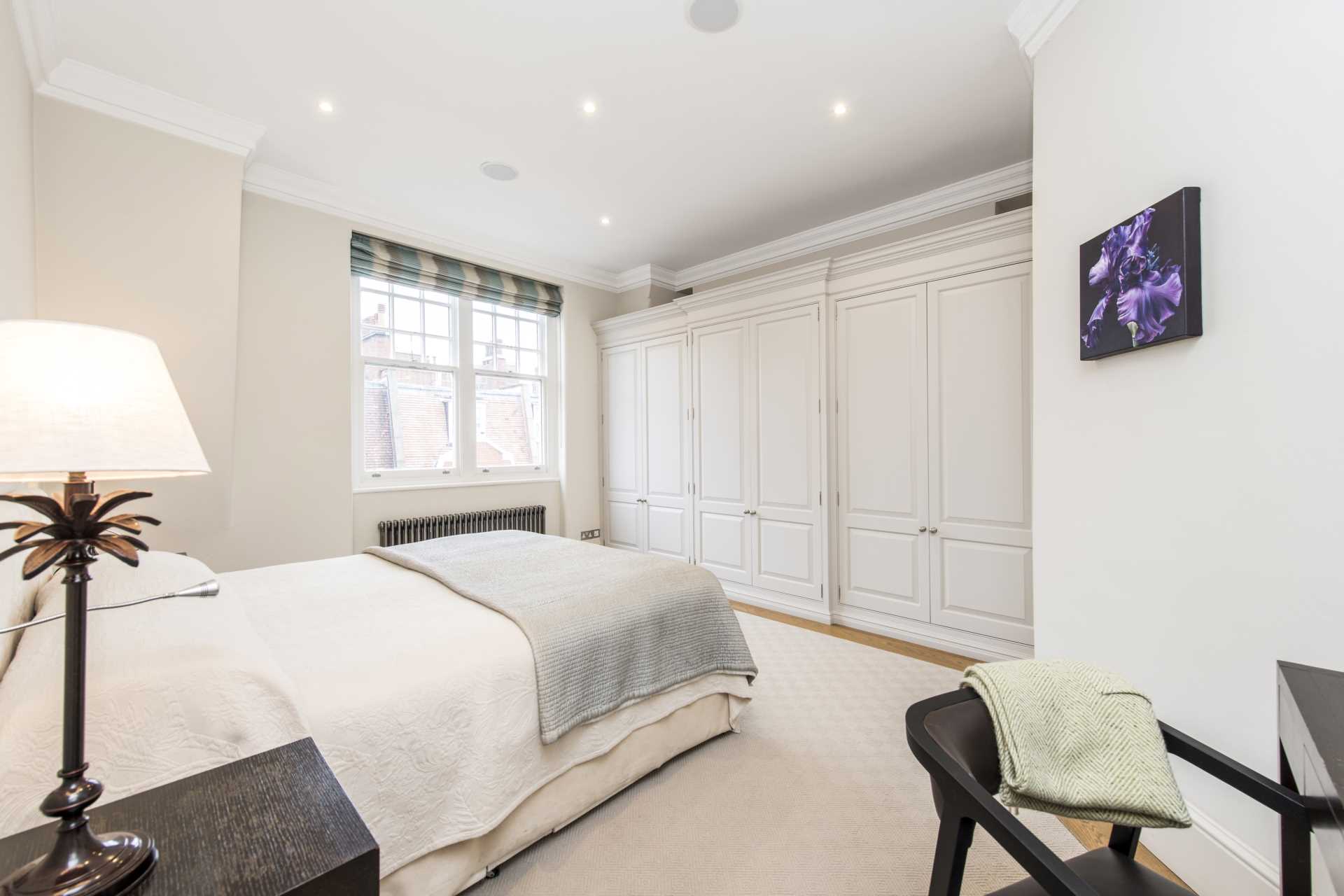 Sloane Court West, Chelsea SW3, Image 3