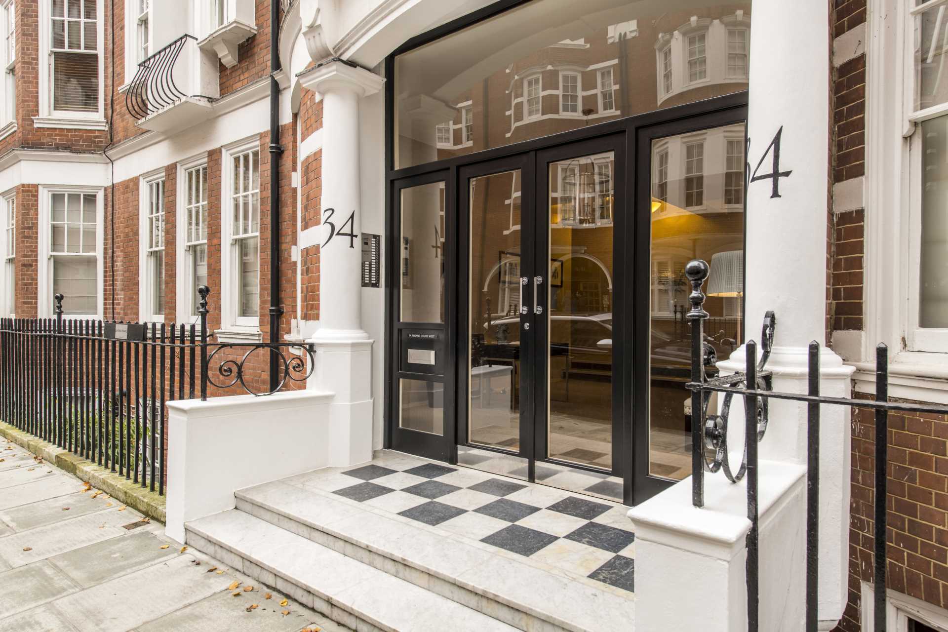 Sloane Court West, Chelsea SW3, Image 5