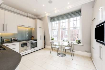 Sloane Court West, Chelsea SW3, Image 2