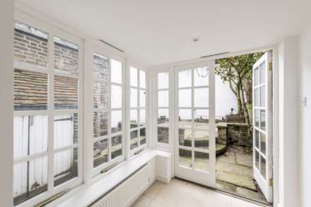 Yeoman's Row, Knightsbridge SW3, Image 9