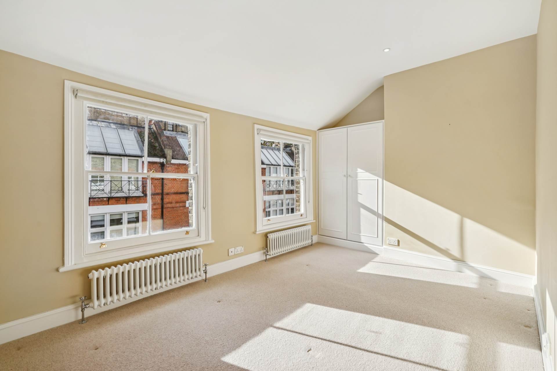 Yeoman's Row, Knightsbridge SW3, Image 7