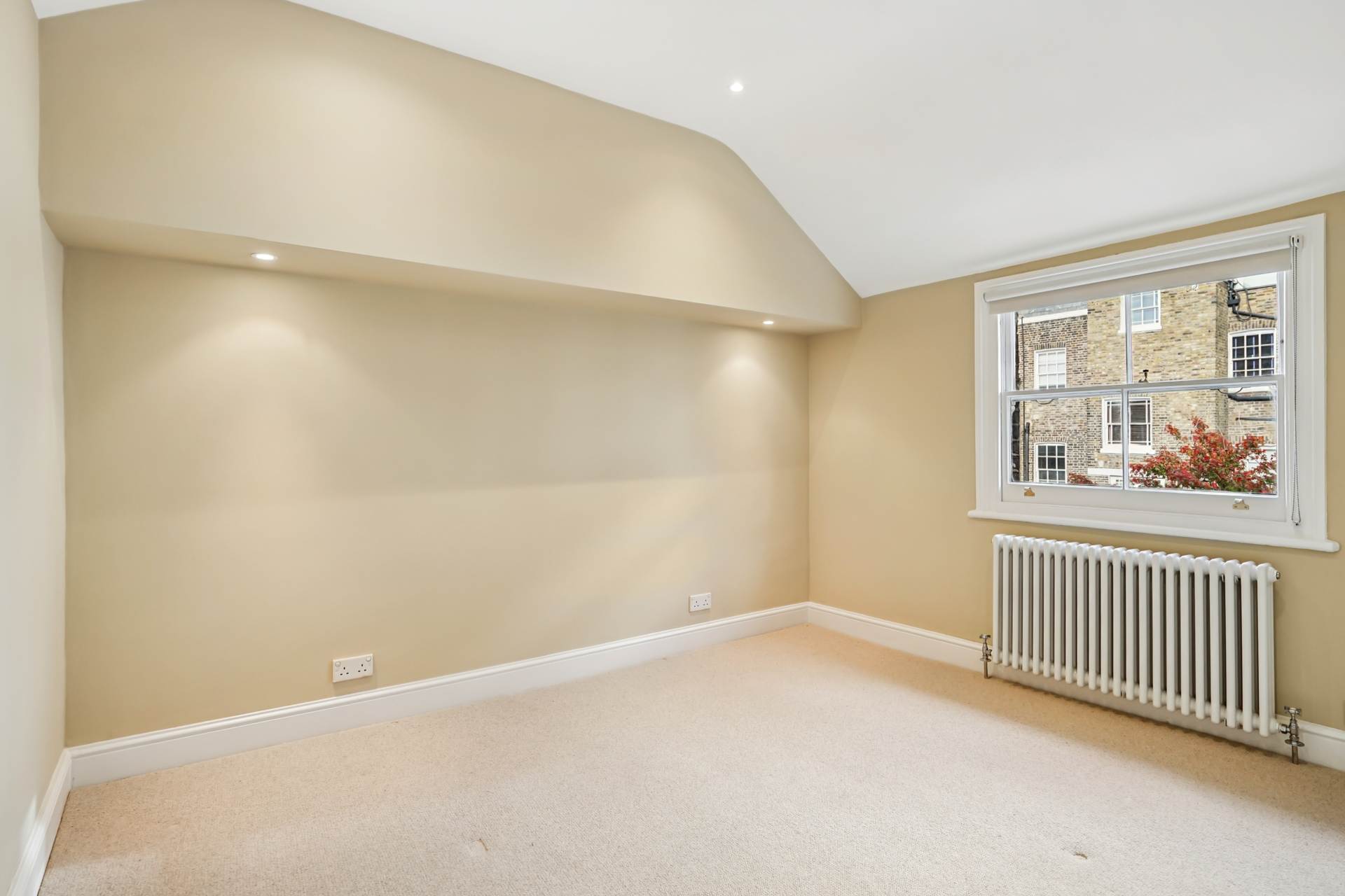 Yeoman's Row, Knightsbridge SW3, Image 9