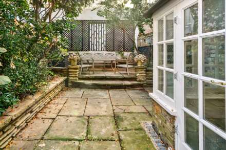 Yeoman's Row, Knightsbridge SW3, Image 12