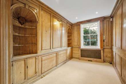 Yeoman's Row, Knightsbridge SW3, Image 13