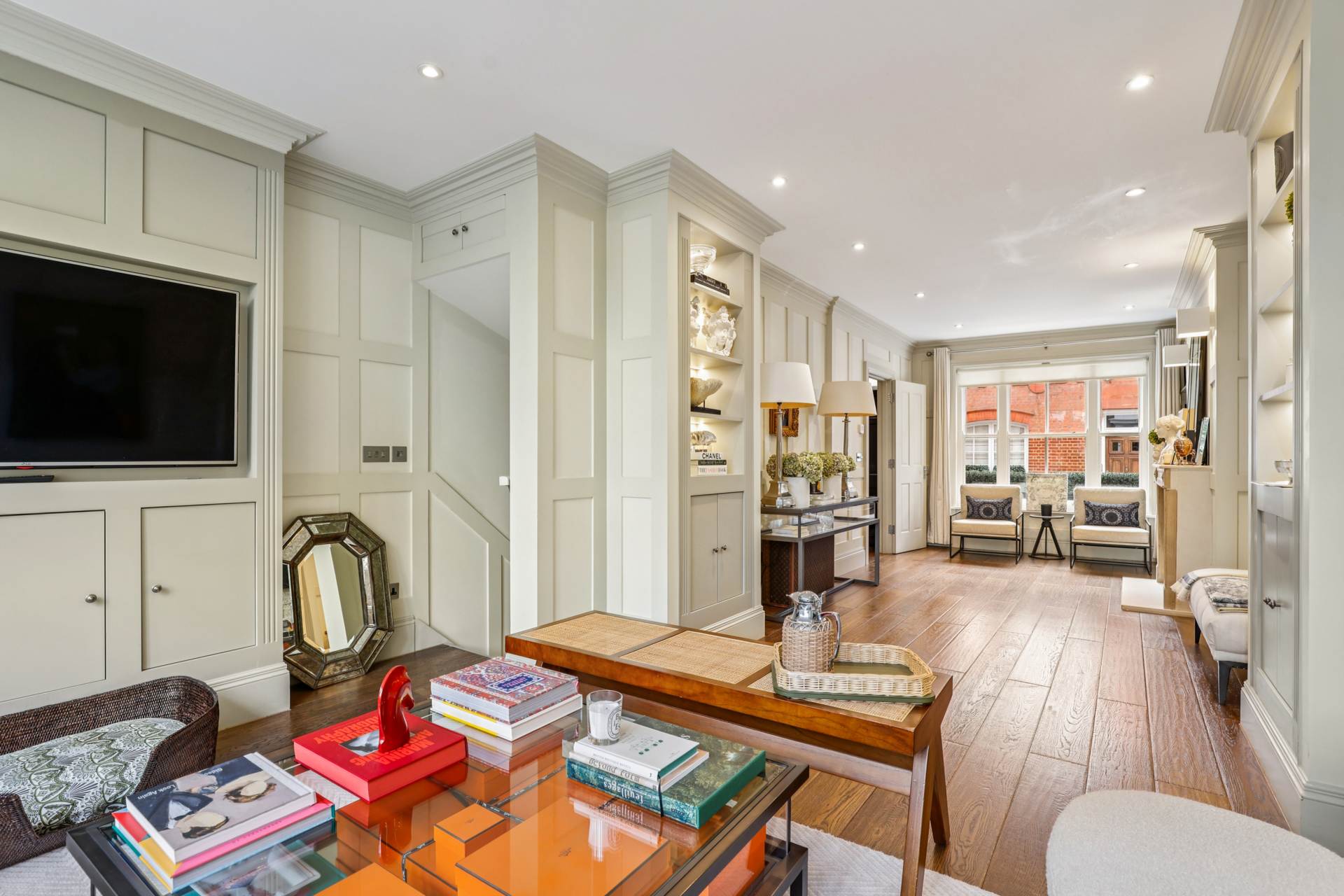 Yeoman's Row, Knightsbridge SW3, Image 2