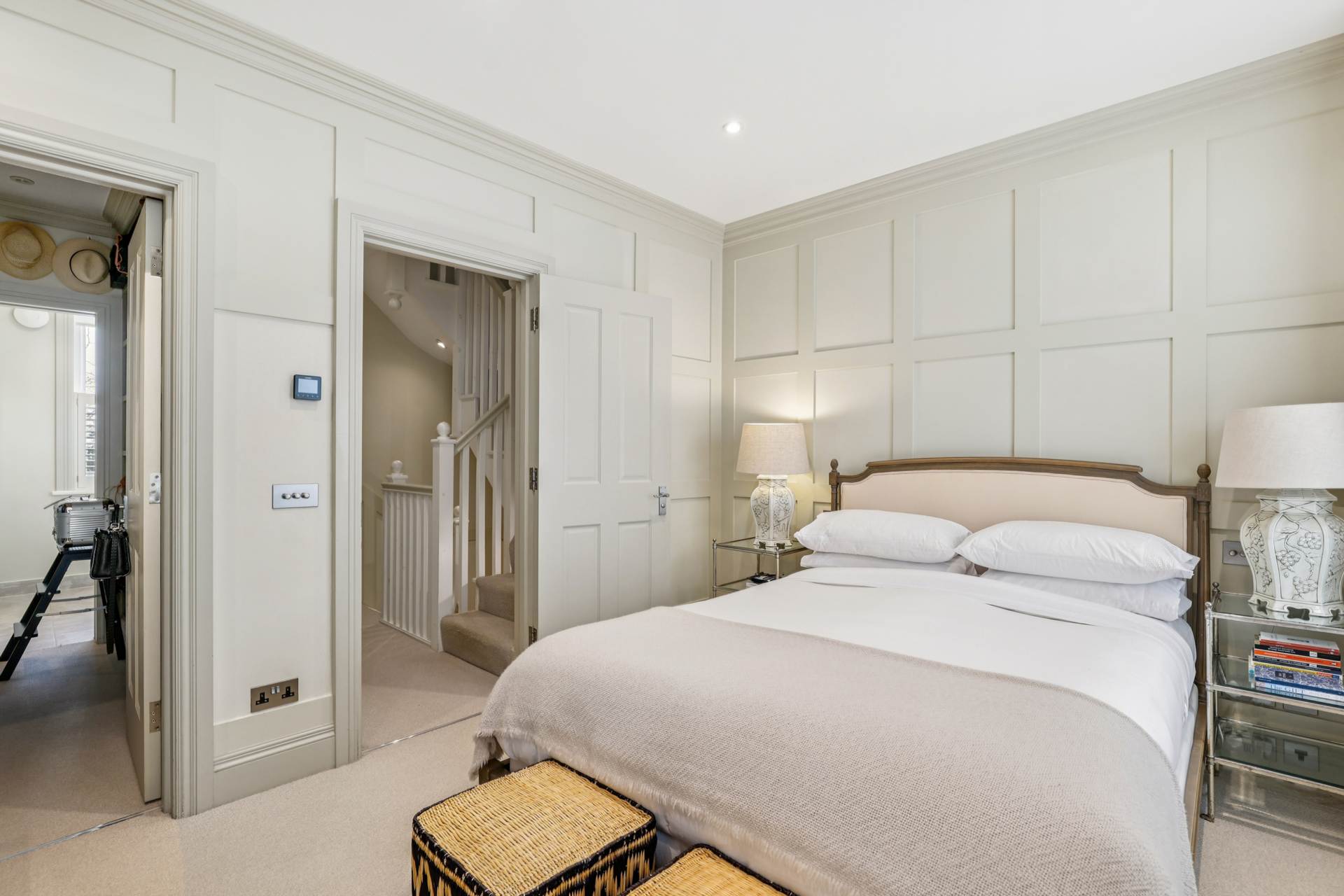 Yeoman's Row, Knightsbridge SW3, Image 6