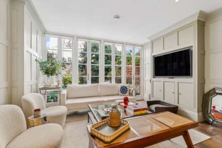 Yeoman's Row, Knightsbridge SW3, Image 1