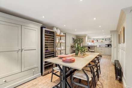 Yeoman's Row, Knightsbridge SW3, Image 12