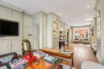 Yeoman's Row, Knightsbridge SW3, Image 2