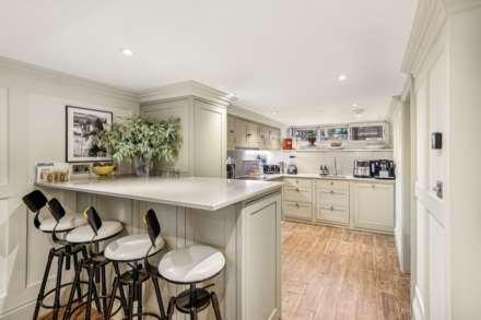 Yeoman's Row, Knightsbridge SW3, Image 5