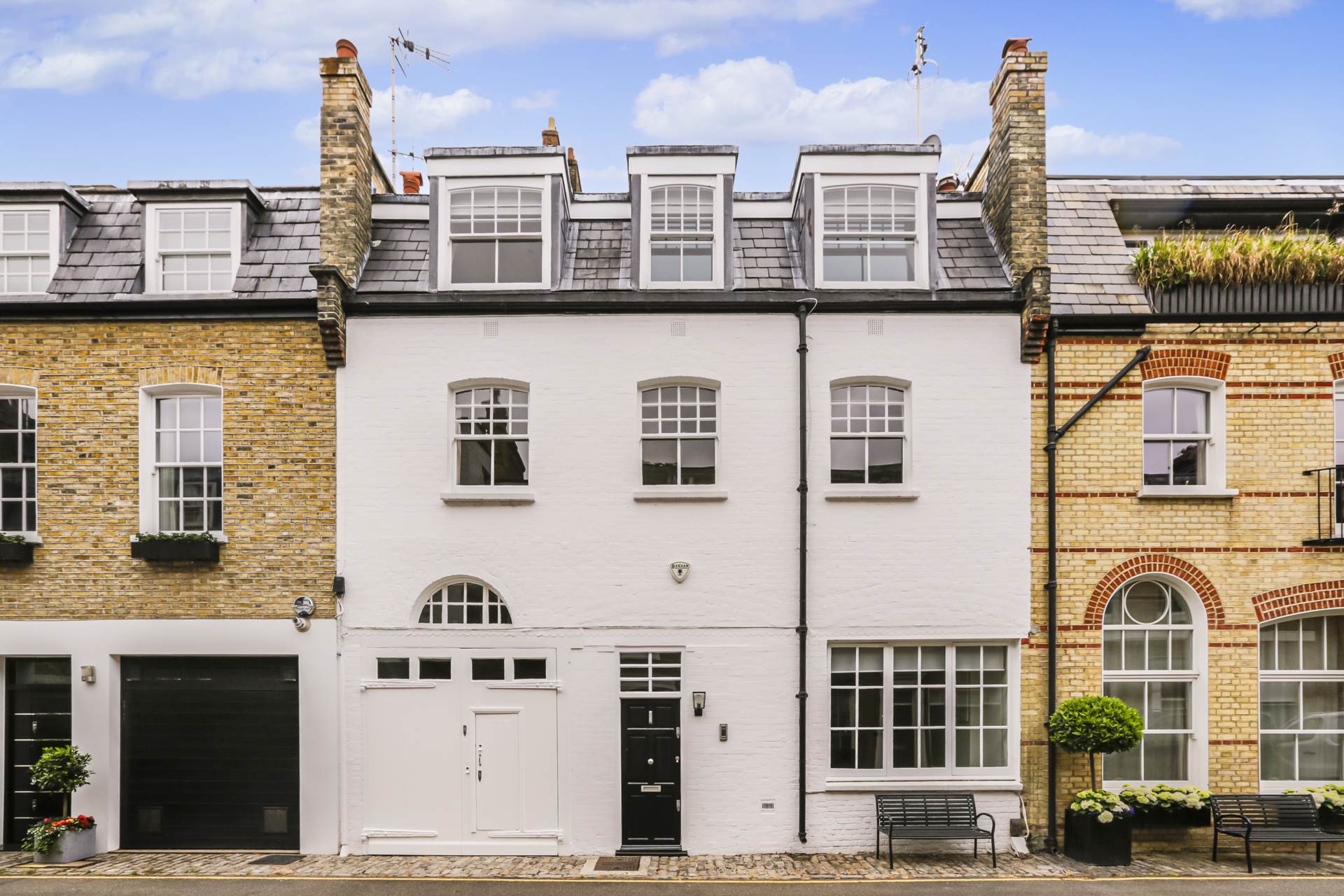 Clabon Mews, London SW1X, Image 2