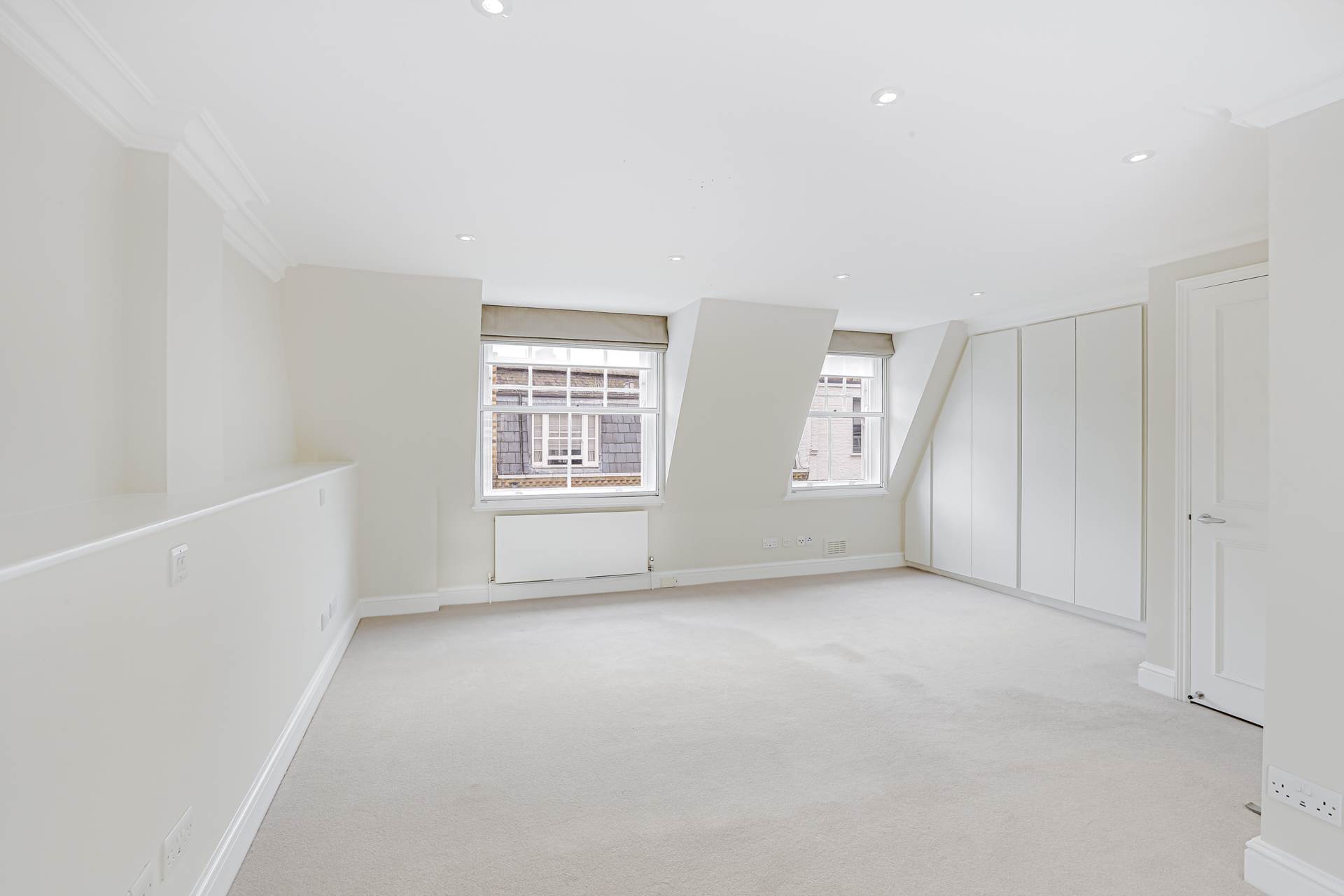 Clabon Mews, London SW1X, Image 9