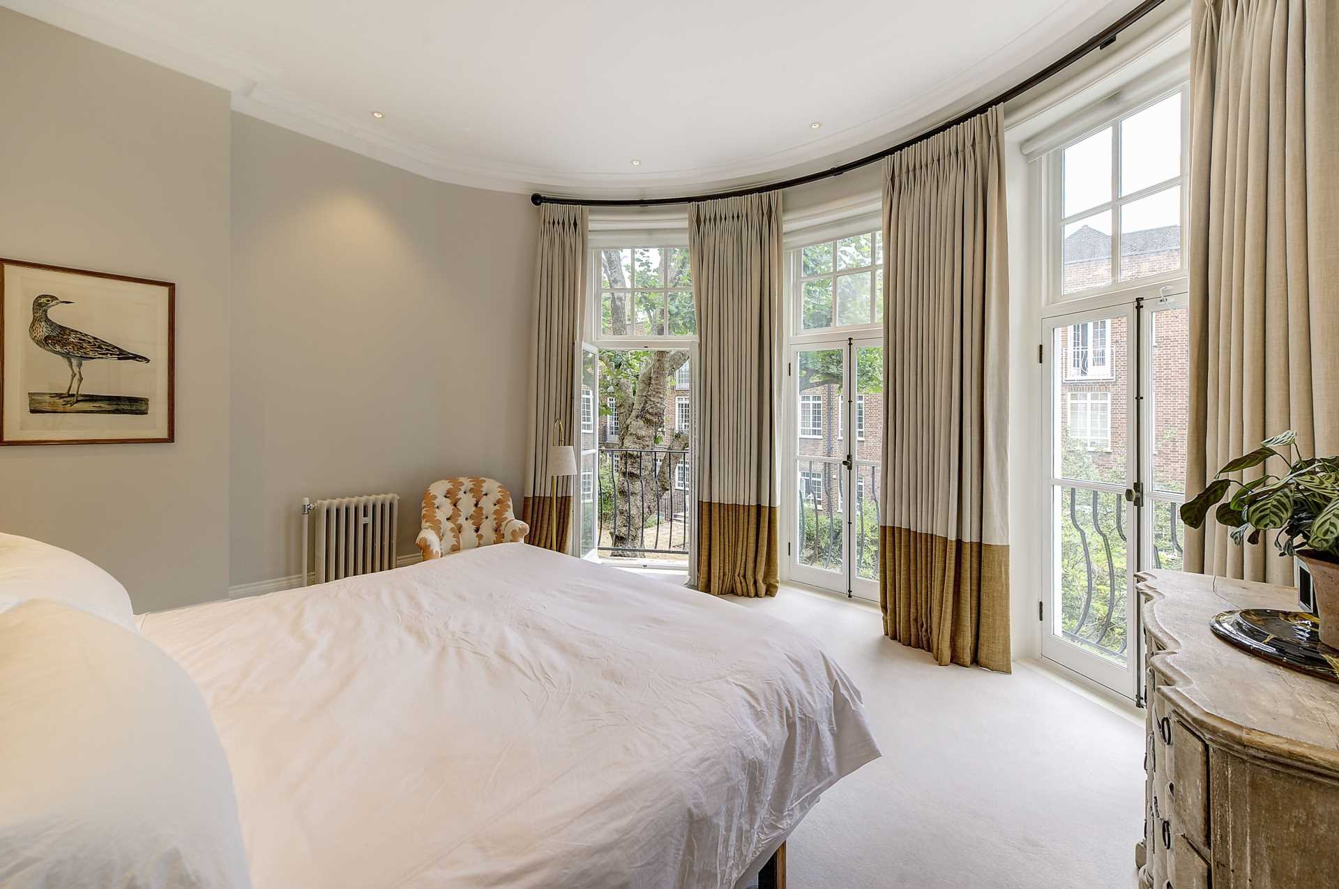 Sloane Court West, Chelsea SW3, Image 4