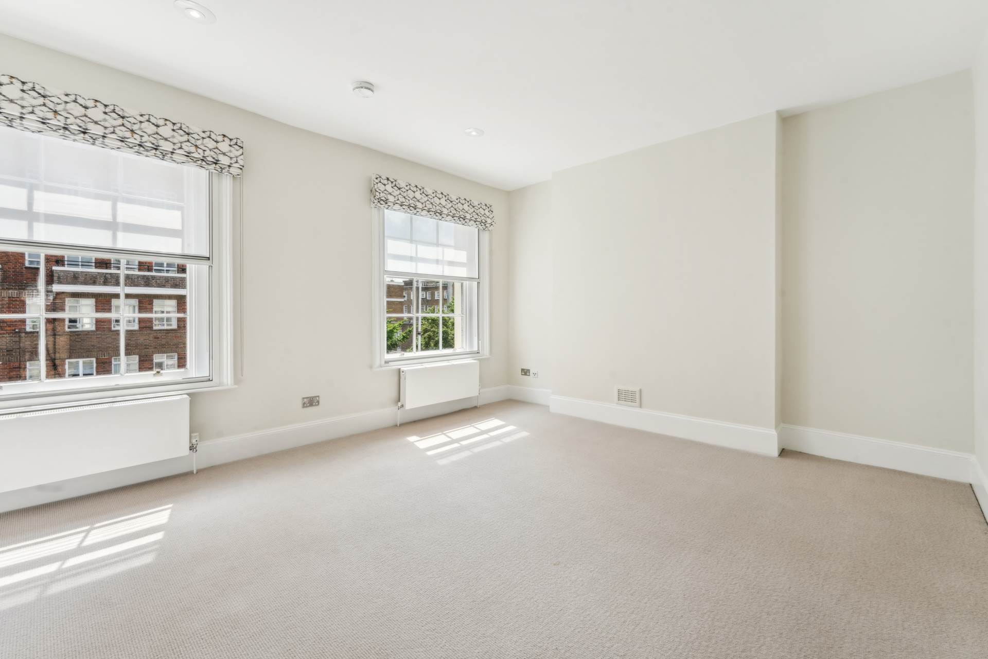 Kings Road, Chelsea SW3, Image 12