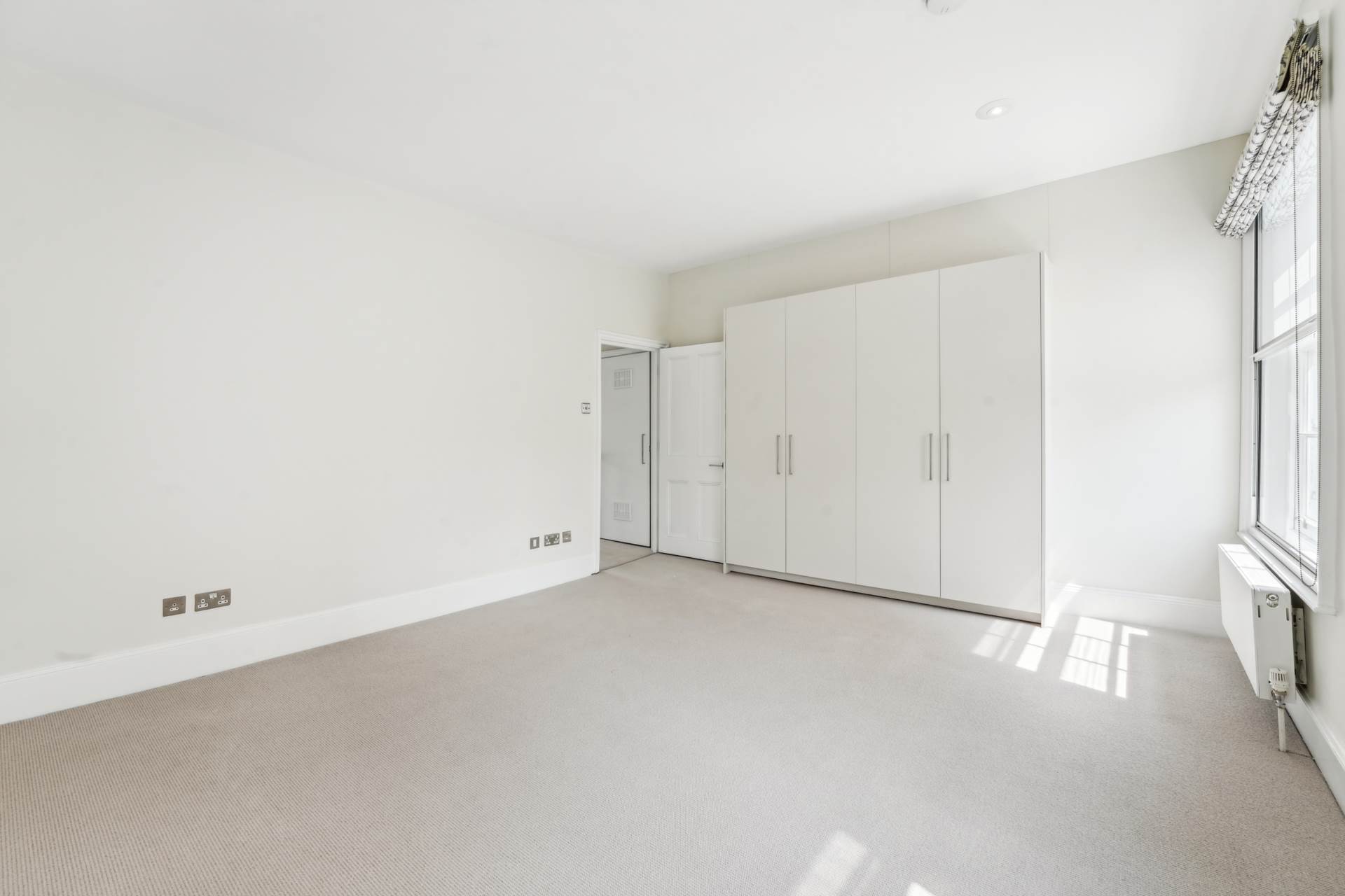 Kings Road, Chelsea SW3, Image 15