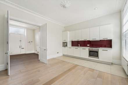 1 Bedroom Flat, Kings Road, Chelsea SW3