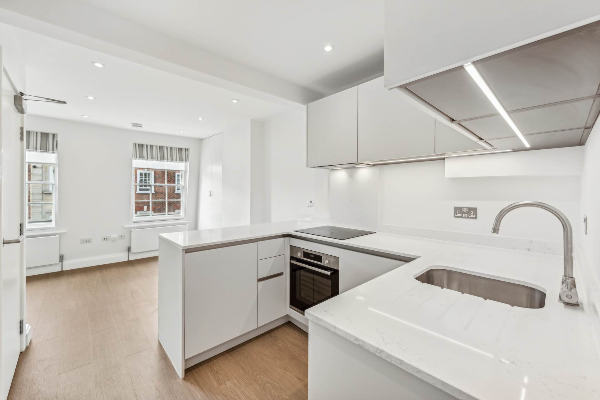 Kings Road, Chelsea SW3, Image 1
