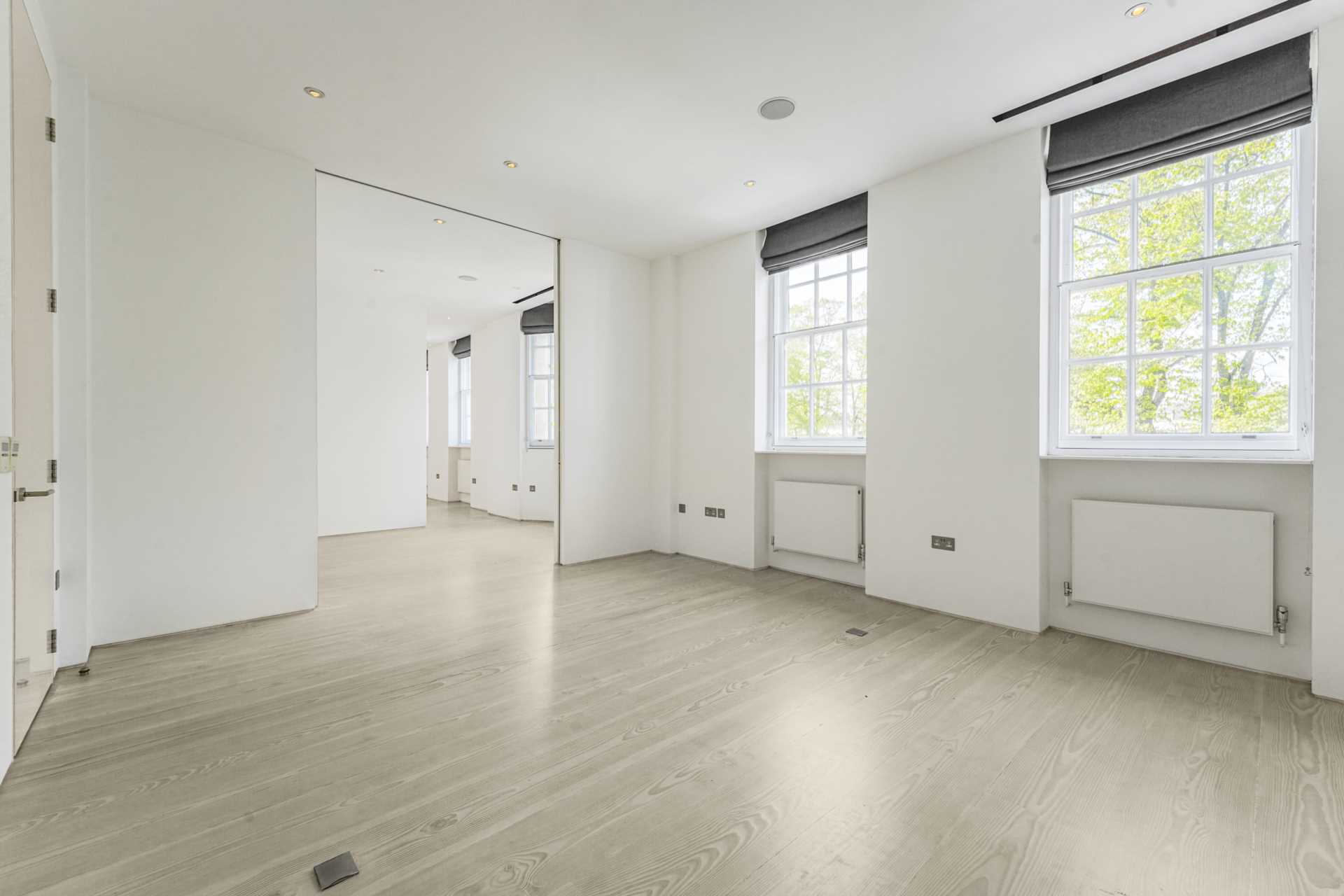Crescent Mansions, Fulham Road, SW3, Image 1