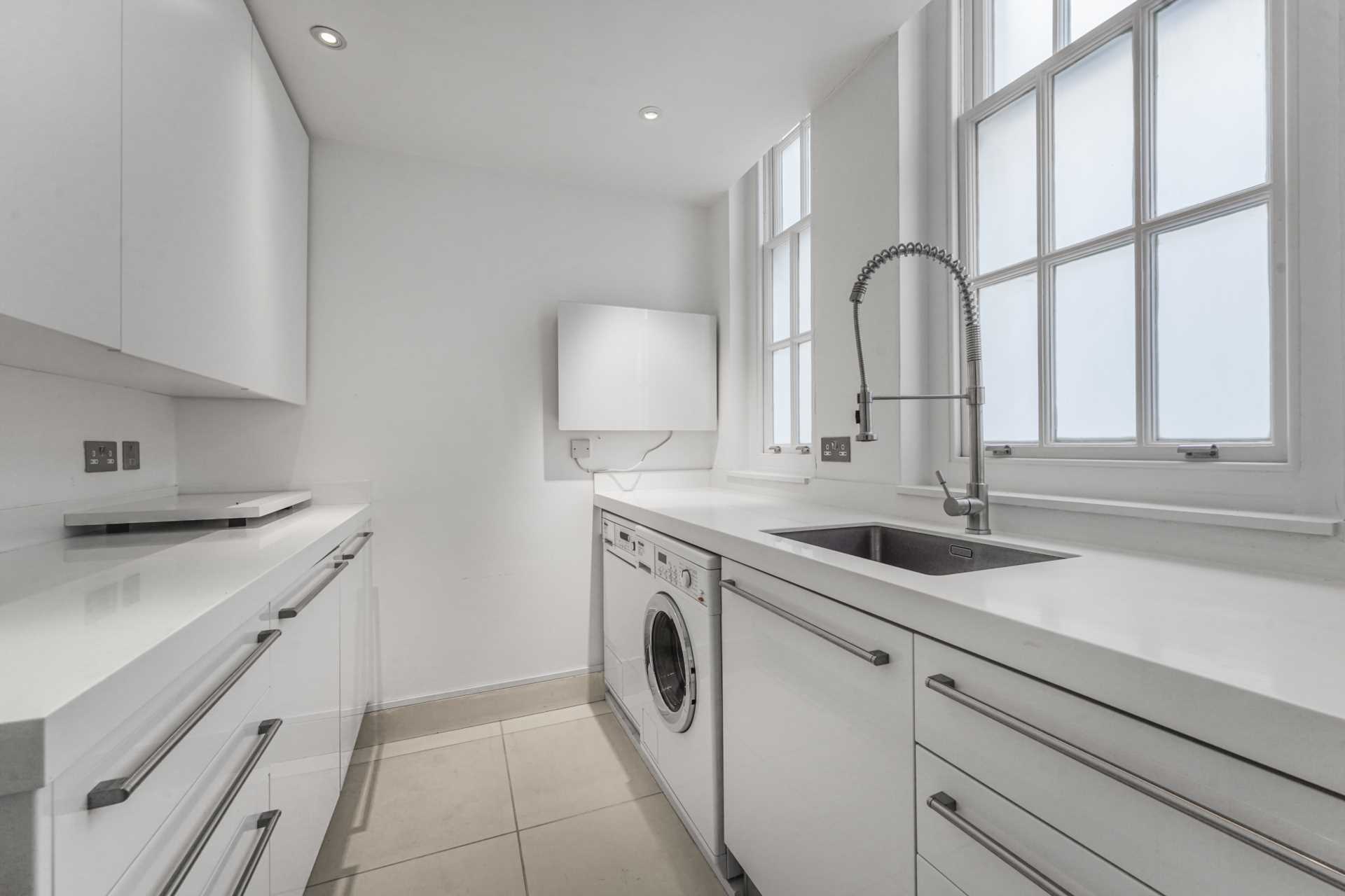 Crescent Mansions, Fulham Road, SW3, Image 12