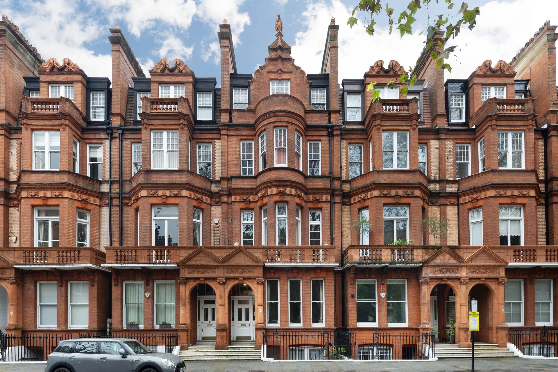 Lower Sloane Street, Chelsea SW1W, Image 9