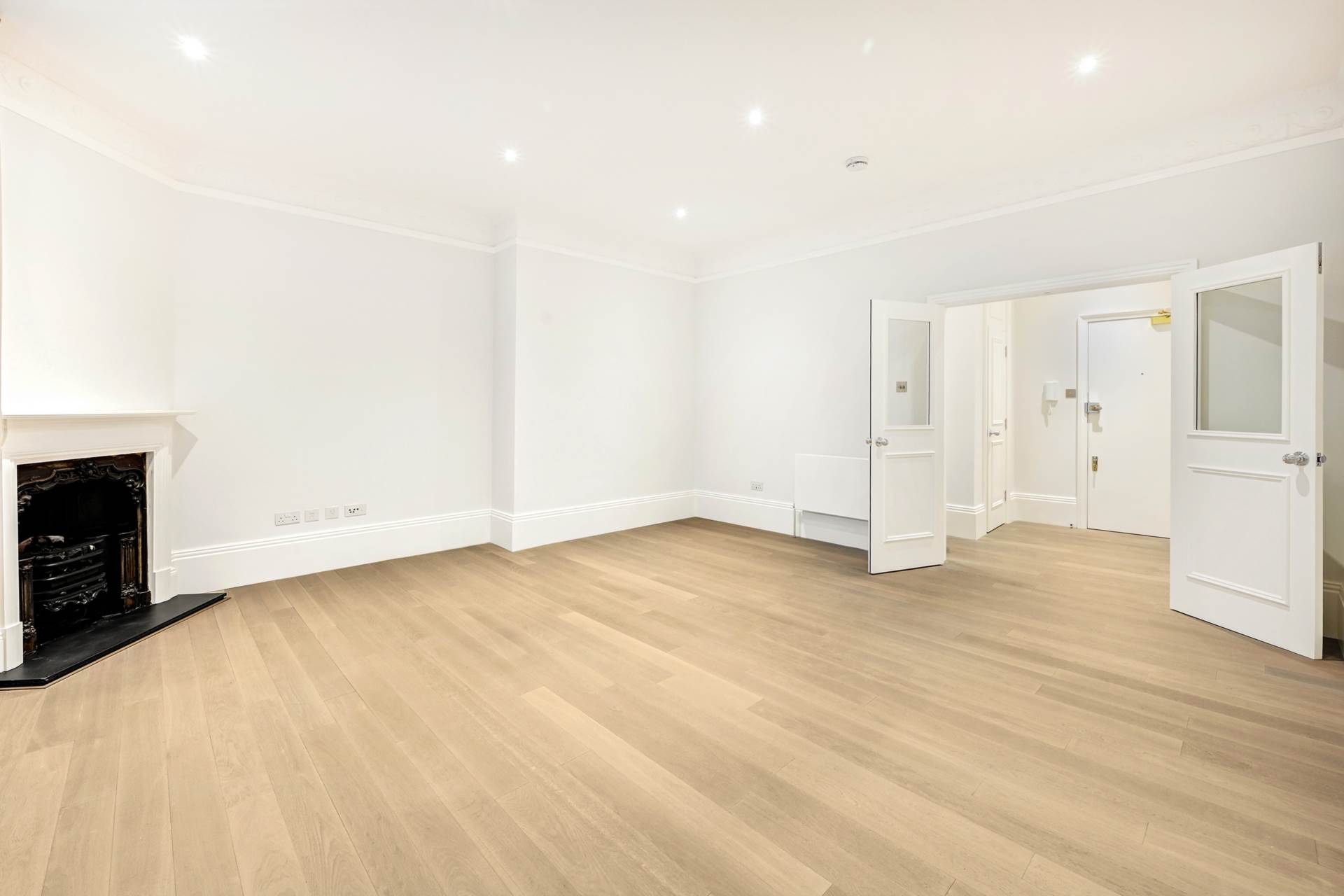 Hans Road, Knightsbridge SW3, Image 2