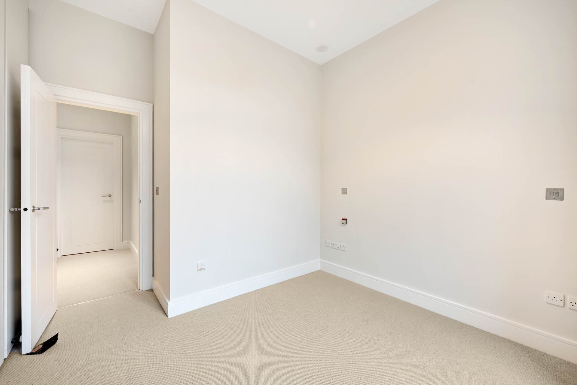 Duke Of York Square, SW3, Image 9