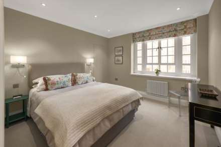 Swan Court, Chelsea Manor Street, Chelsea SW3, Image 3