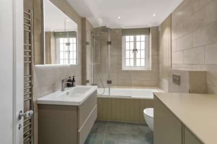 Swan Court, Chelsea Manor Street, Chelsea SW3, Image 4