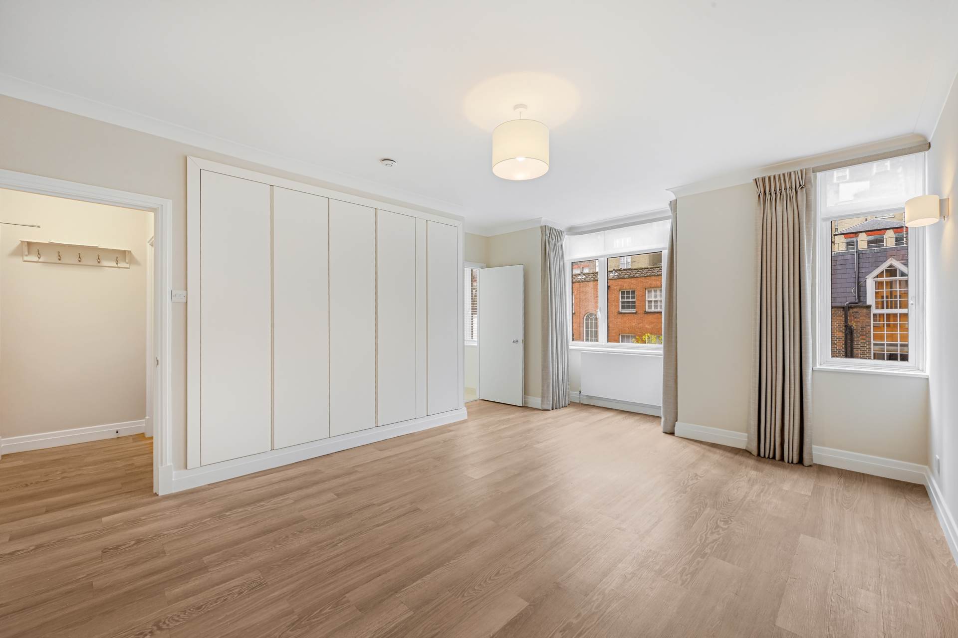 Sloane Street, Knightsbridge SW1X, Image 1