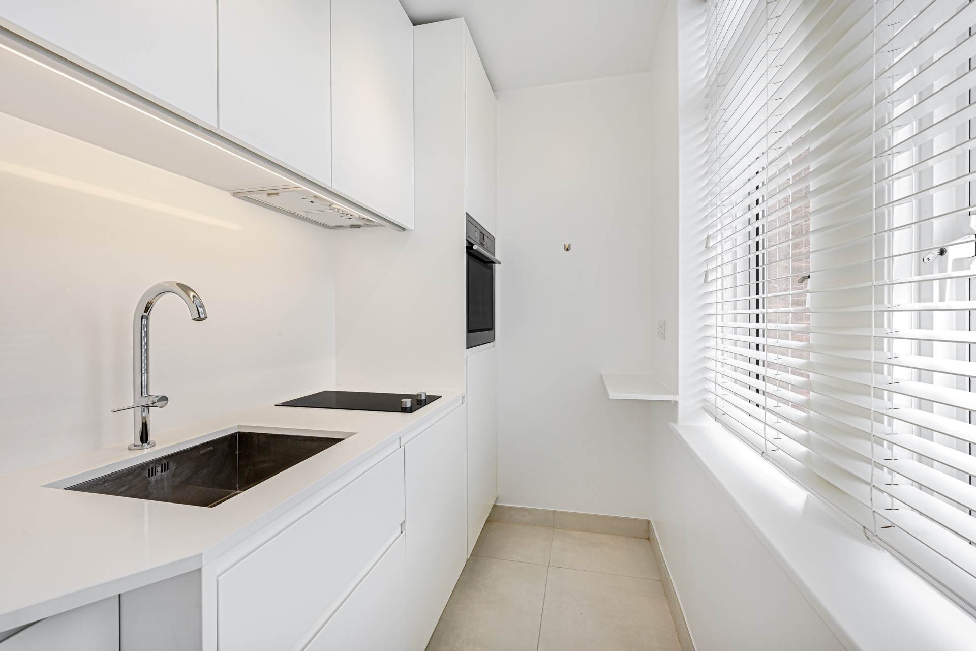 Sloane Street, Knightsbridge SW1X, Image 2