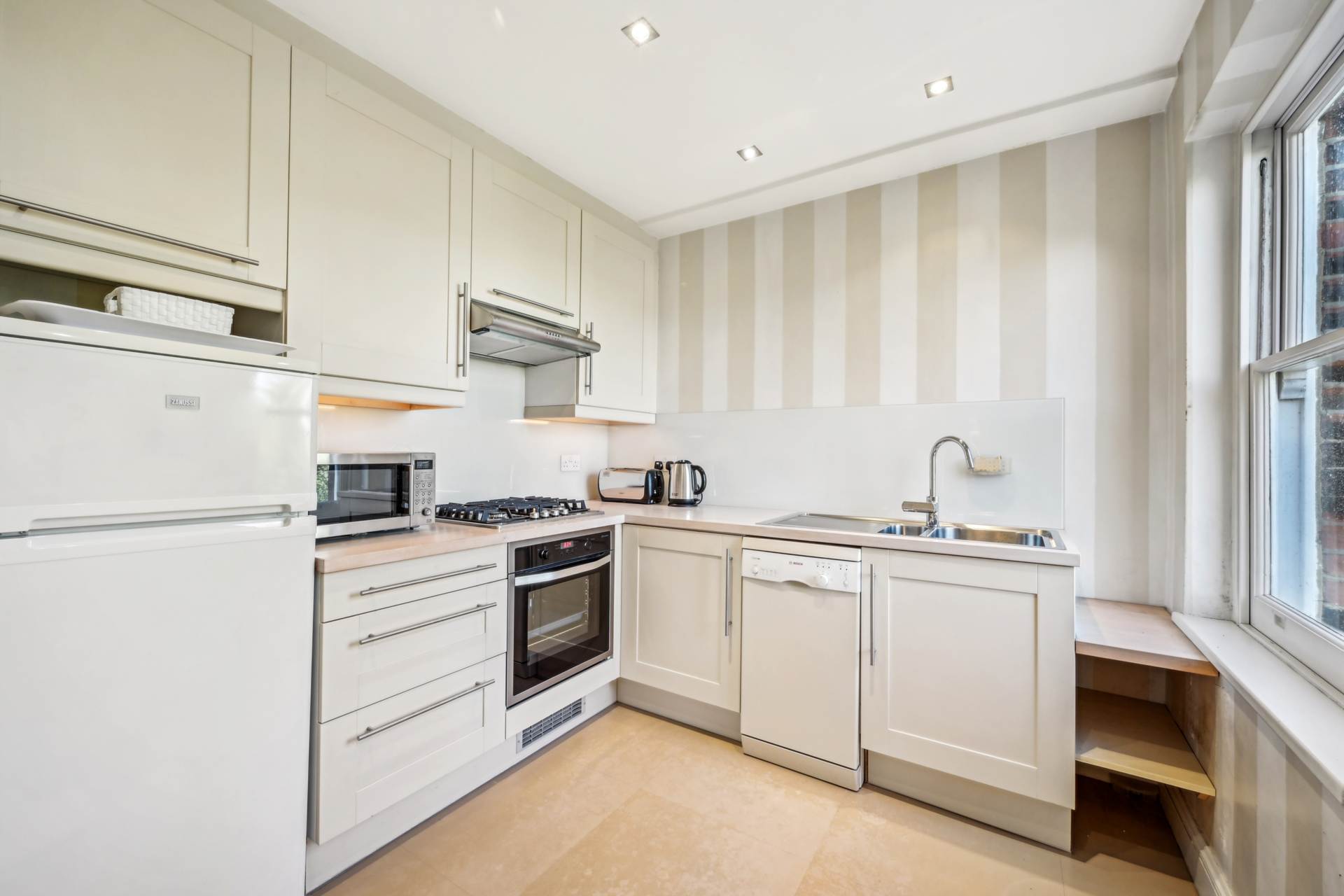 Embankment Gardens, Chelsea SW3, Image 4