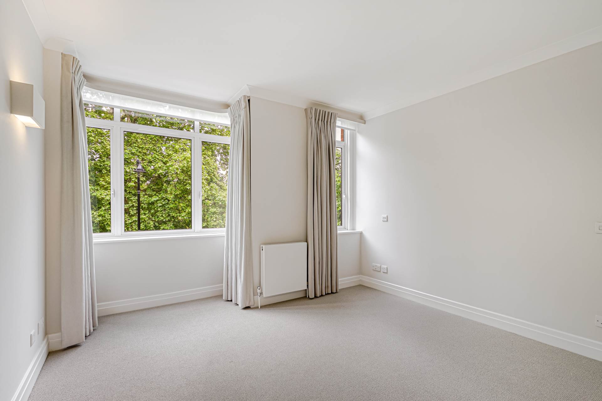 Sloane Street, London SW1X, Image 3