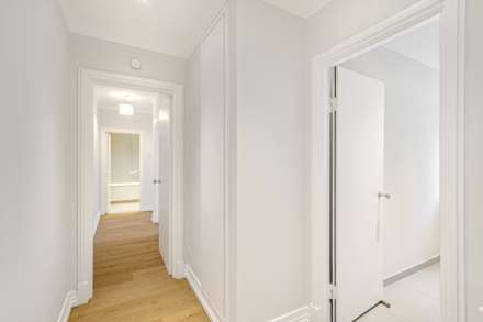 Sloane Street, London SW1X, Image 9
