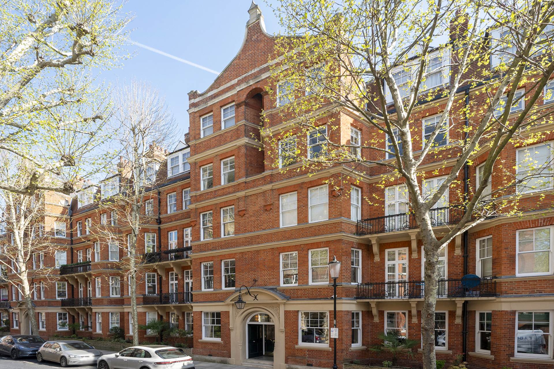 Cheyne Court, Flood Street, London SW3, Image 11