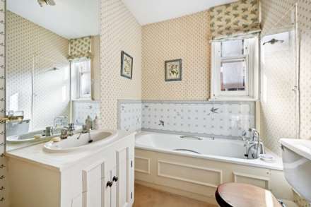 Cheyne Court, Flood Street, London SW3, Image 10